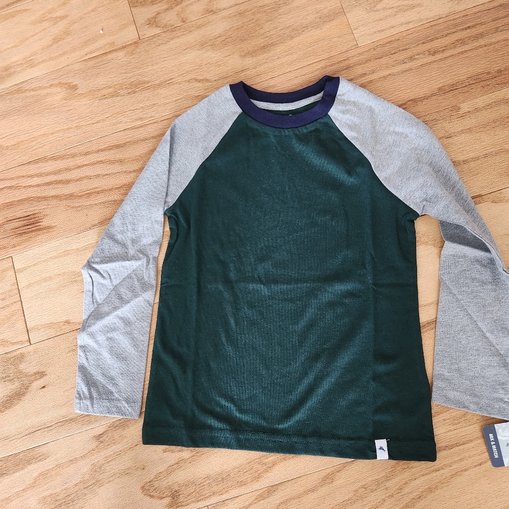 BOY LS RAGLAN TEE..DK.GREEN/GREY..sz 5/6 NWT...